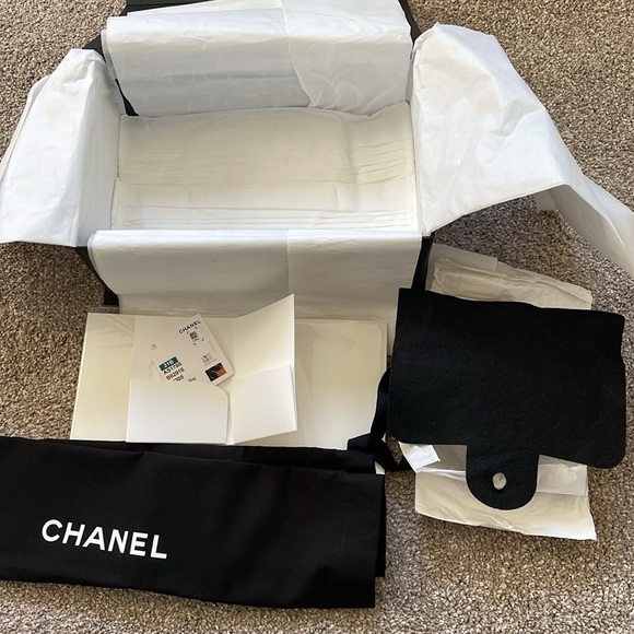 【sold】Chanel Lambskin Quilted CC Pearl Crush Mini Flap square, Black, gold ball - Picture 13 of 14